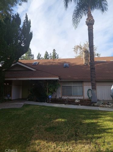 880 Navajo Dr, Riverside, CA 92507-6047