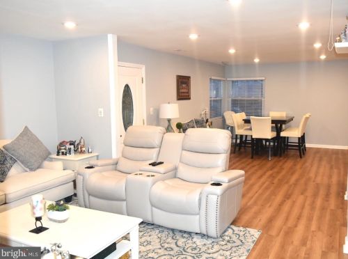 6305 Pioneer Dr, Springfield VA  22150-1623 exterior