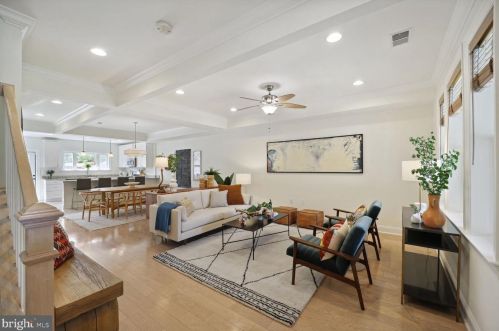 716 Decatur St, Washington, DC 20017-2345