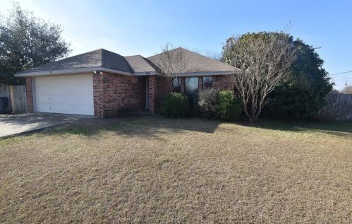 100 Grayson Dr, Itasca, TX 76055-3212