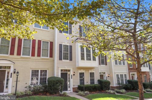 14757 Potomac Branch Dr, Woodbridge VA  22191-4030 exterior