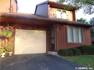 28 Lower Hill Ln, Fairport, NY 14450-4001