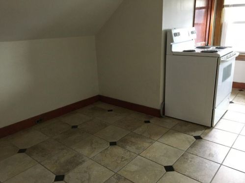 56 Middleton Ave, Middletown RI  02840-3657 exterior