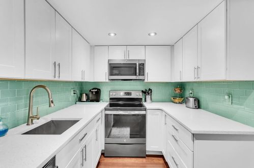 701 Camelot Dr, Pittsburgh PA  15237-4979 exterior