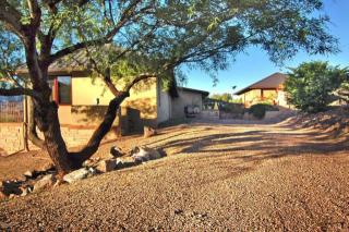 181 Rail X Ranch Estates Dr, Lochiel, AZ