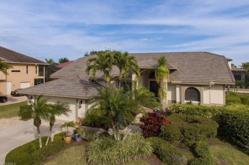 27191 Driftwood Dr, Bonita Springs, FL 34135-4322