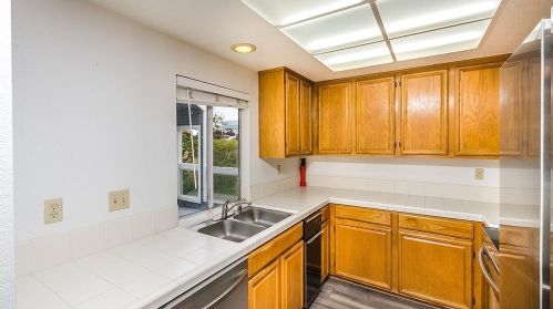 711 Portwalk Pl, Redwood City CA  94065-1811 exterior