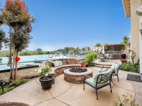 1531 Viewpoint Dr, Oxnard CA  93035-2157 exterior