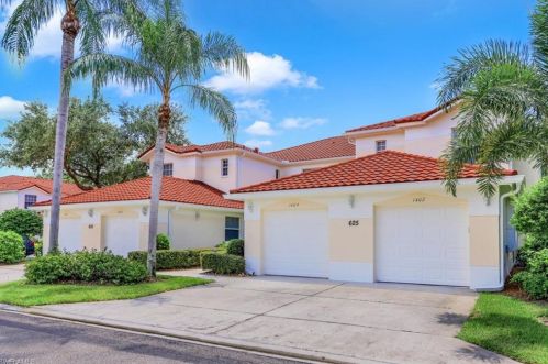 625 Lalique Cir, Naples, FL 34119-1345