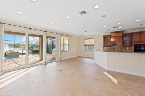7848 Martino Cir, Naples, FL 34112-2873