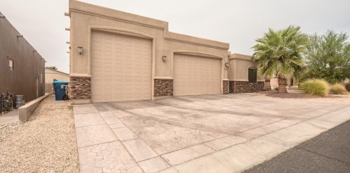 1067 Montrose Dr, Lake Havasu City, AZ 86406-7819