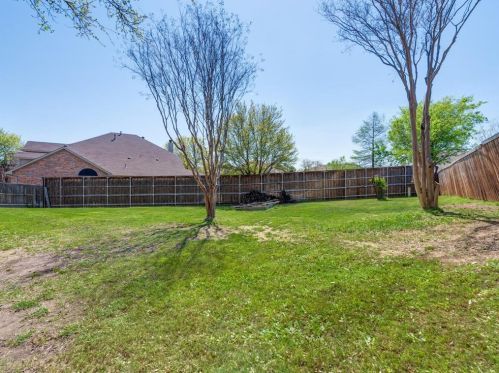 5701 Northcrest Dr, Lewisville TX  75028-4803 exterior