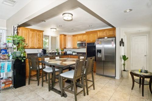 982 Verde Ave, Rialto CA  92376-4145 exterior