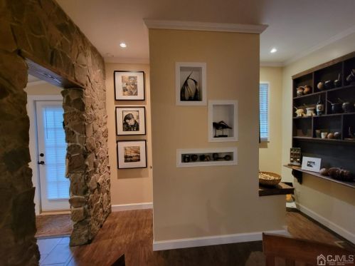 2 Metuchen Ave, Woodbridge NJ  07095-1923 exterior