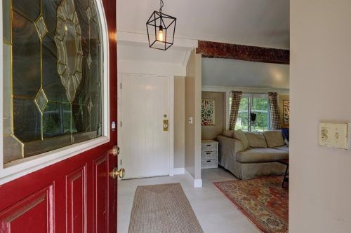 121 Jenckes Hill Rd, Lincoln, RI 02865-4643