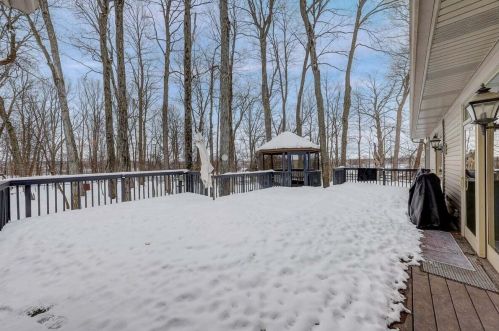 1947 Southwood Trl, West Bend WI  53090-8971 exterior