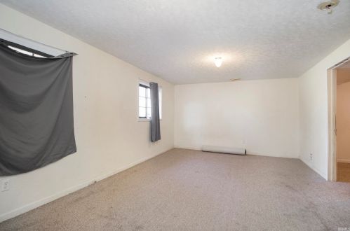 625 Lovechio Dr, Mishawaka IN  46544-5637 exterior