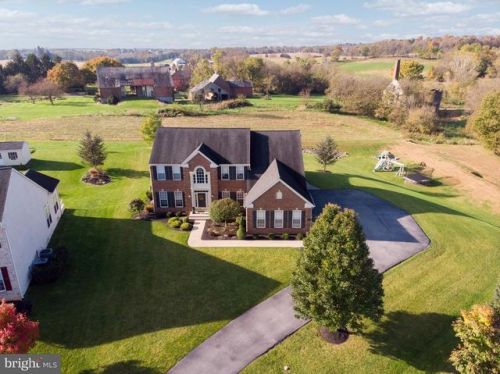 94 Autumnfest Ct, Upton, PA 17225-8513
