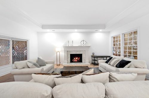 7 Cheshire Ct, Newport Beach CA  exterior