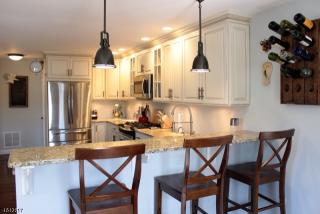 33 Sherwood Ave, Madison NJ  07940-1758 exterior