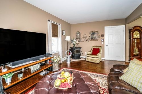 1154 Gress St, Manville NJ  08835-1133 exterior