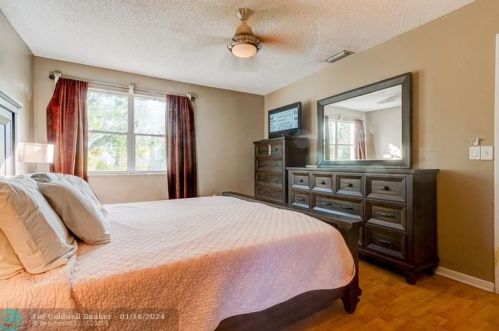 11910 12 St, Hollywood FL 33026-3874 exterior