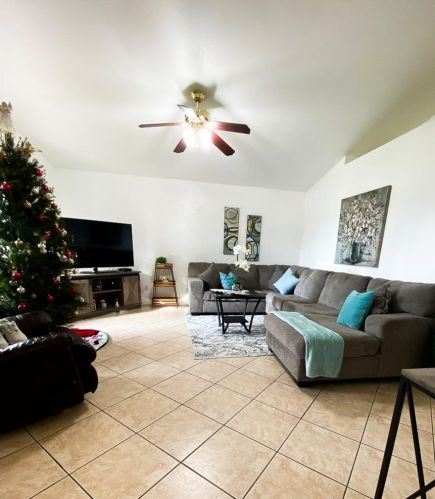 726 Ripona Ave, Ripon, CA 95366-2037