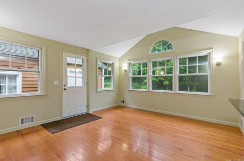 2751 Quaker Church Rd, Yorktown Hgts NY  10598-3346 exterior