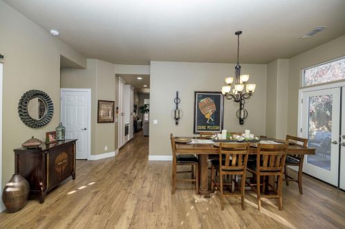 1955 Tuolumne Rd, Turlock CA  95382-8912 exterior