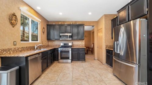 14561 Hummingbird Rd, Victorville CA  92394-7574 exterior