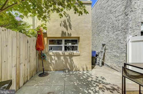 1820 Manton St, Philadelphia PA  19146-2923 exterior