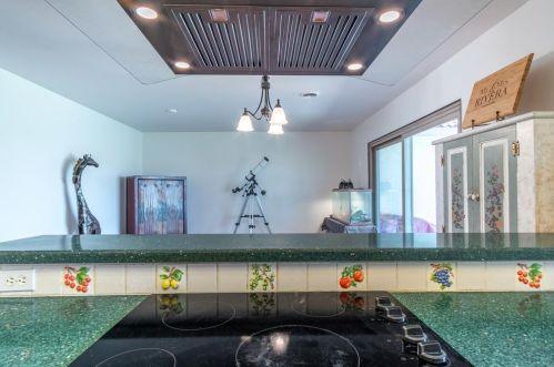 105 Daffodil Dr, Hollister CA  95023-3103 exterior