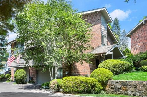 377 Main St, New Canaan, CT 06840-5915