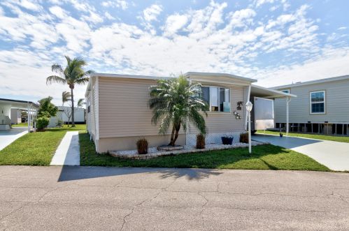 196 Arbor Ln, Vero Beach, FL 32960-5632