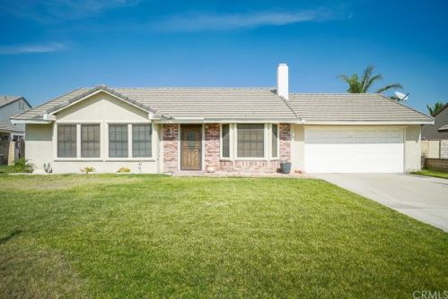 1452 Madrona St, Rialto CA  92376-4319 exterior