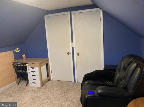 3 Dewar Dr, Trenton NJ 08620-2435 exterior