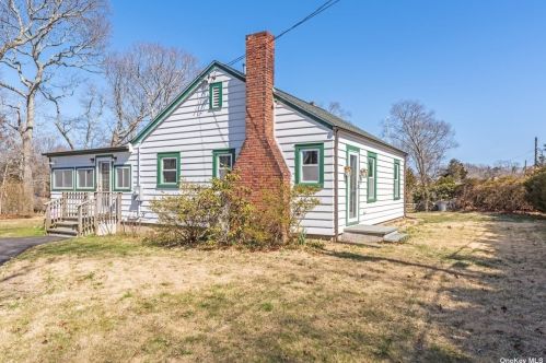 305 Bayberry Rd, Southold NY  11971-4436 exterior