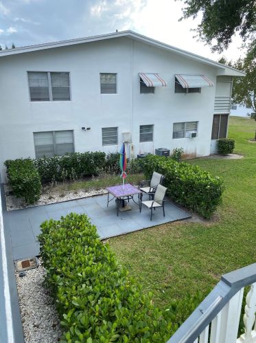 165 Camden G, West Palm Beach FL  33417-2023 exterior