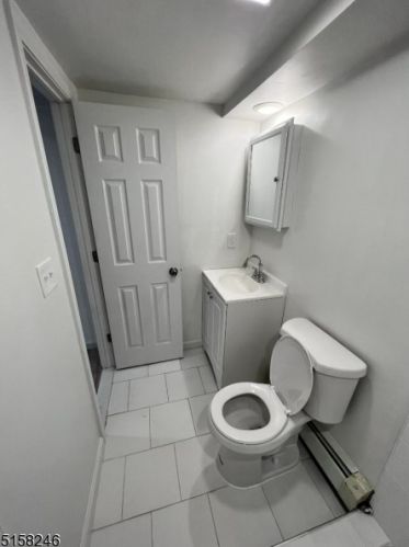 919 Oak St, Roselle NJ  07203-2001 exterior