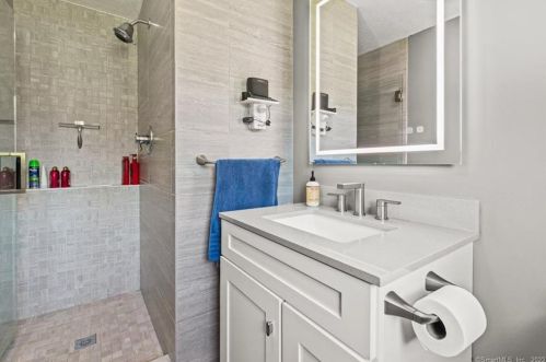 309 Pilgrim Ln, Southington CT  06489-1345 exterior