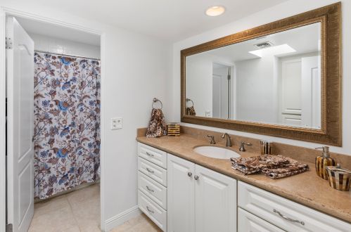 43211 Lacovia Dr, Indio CA  92203-8016 exterior