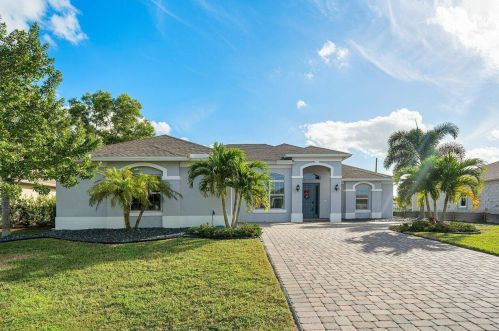 364 Saginaw Ave, Fort Pierce FL  34953-5988 exterior