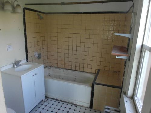 1617 Ctr St, Milwaukee WI 53206-2105 exterior