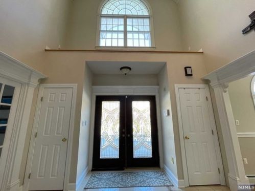 32 Crescent Dr, Skyline Lakes NJ  07456-1109 exterior