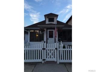 744 Wilcox Ave, Bronx, NY 10465-1729