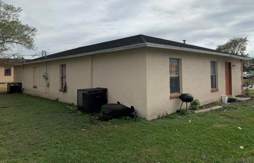 725 Avenue, Belle Glade, FL