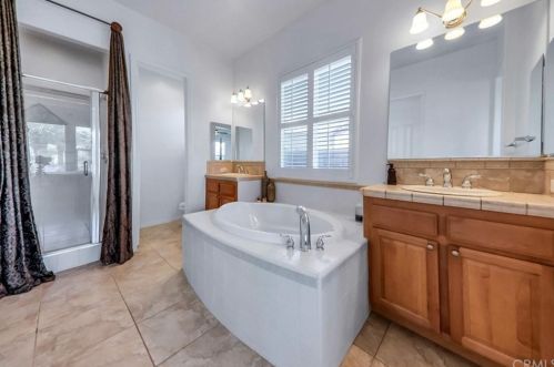 9 Loch Ness Lake Ct, Rancho Mirage CA  92270-5811 exterior