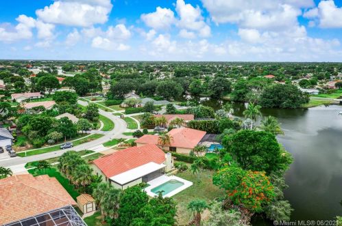 1432 Northampton Ter, West Palm Beach, FL 33414-5717