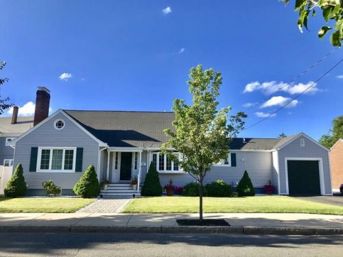 73 Clarence St, Everett, MA 02149-5132