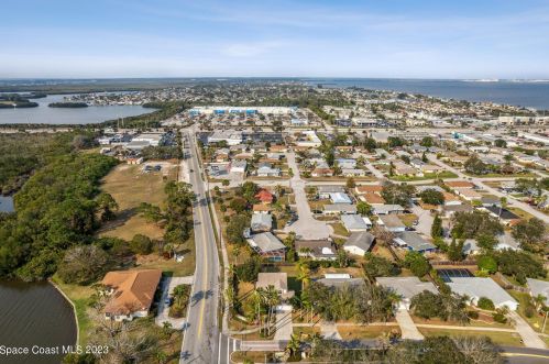 222 Summers Creek Dr, Merritt Island FL  32952-2684 exterior